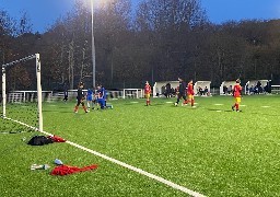 A Wimille, le terrain de foot synthétique refait à neuf, un an après avoir été emporté par les inondations !