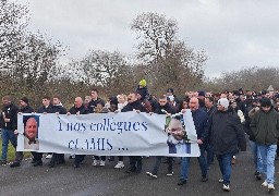 Loon-Plage : des centaines de personnes rassemblées lors de la marche blanche. 