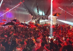 10 000 carnavaleux au Bal du Chat noir samedi soir à Dunkerque. 