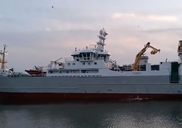 Une armada de 15 chalutiers prête à foncer tout droit sur les gros navires pélagiques dans le détroit du Pas de Calais ! 