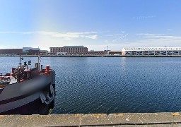 Dunkerque : trois policiers sauvent un homme tombé dans un bassin du port