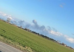 Socx: un hangar agricole en proie à un incendie