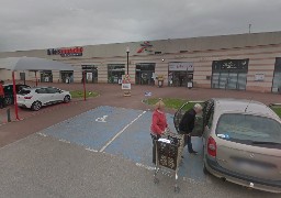 Oisemont : un octogénaire meurt écrasé par une voiture sur le parking d'un supermarché 