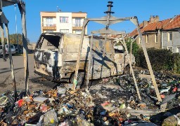 Boulogne-sur-Mer: un véhicule détruit par les flammes rue du val Saint-Martin