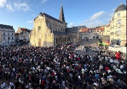 Football: un écran géant place Dalton, mardi, pour le premier match de barrage de l'USBCO