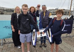 Le Portel: des jeunes créent un catamaran radiocommandé pour repêcher les déchets dans les ports
