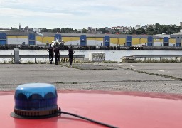 Boulogne: un homme tombe dans le port, les pompiers interviennent