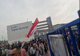 Plusieurs lycées de Calais bloqués ce matin dans le cadre de la journée de mobilisation intersyndicale. 