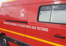 Abbeville : une voiture percute un arbre durant la nuit, un ado gravement blessé.