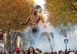 Calais : des milliers de spectateurs autour des 3 machines ce matin ! 