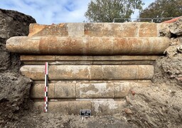 Calais : une porte du XVIIe siècle découverte sous la place Foch