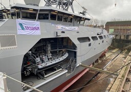 À Calais, la Marine nationale a baptisé le patrouilleur outre-mer Jean Tranape dans les chantiers navals de la Socarenam.