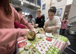 Étapes-sur-Mer : les enfants perpétuent la tradition des Guénels pour la 34? année