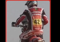 Dakar : Le pilote moto Adrien Van Beveren s'est fait une belle frayeur !