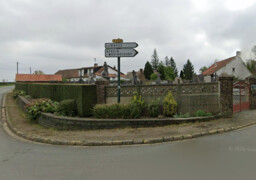 Une voiture percute le mur du cimetière de Quercamps, 2 blessés légers