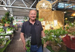 1er Mai : à Rang-du-Fliers, les Serres du Manoir s'apprêtent à vendre des milliers de brin !