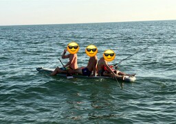 Berck-sur-Mer : la SNSM escorte trois adolescents en paddle jusqu'à la plage.