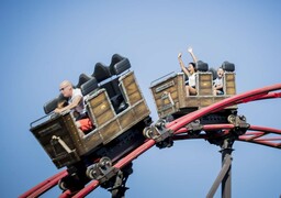 Dennlys Parc : deux visiteurs évacués d’une attraction après un incident insolite avec un pigeon