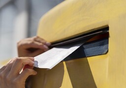 FACTEUR EN VOITURE OU QUADEO - SAINT-ETIENNE-AU-MONT