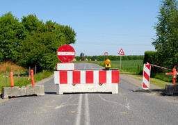 Leubringhen : une voiture percute un poteau électrique, la D249 coupée le temps de l’intervention