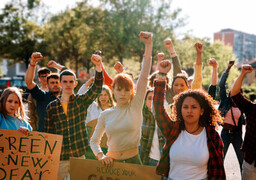 Interpellations, revendications sur la santé mentale : la mobilisation était tendue ce jeudi au lycée Boucher-de-Perthes à Abbeville 