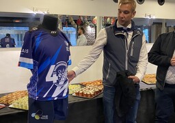 Une première à Calais : les rugbymen portent de la dentelle sur leurs maillots !