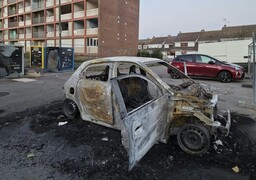 Boulogne-sur-Mer : une voiture entièrement détruite par les flammes dans le quartier du Chemin Vert