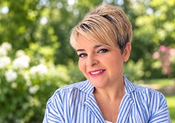 Journée mondiale du don d'organes : une Calaisienne, Amandine Roussel, dit « Merci à toi ! » dans une chanson...