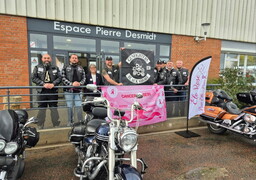 Audruicq : des policiers et gendarmes enfourchent leurs Harley-Davidson pour soutenir Octobre Rose !