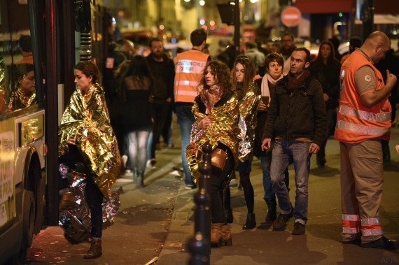 attentats de Paris : deuil national de 3 jours décrété, 128 morts 250 blessés, l'Etat islamique a revendiqué les attaques