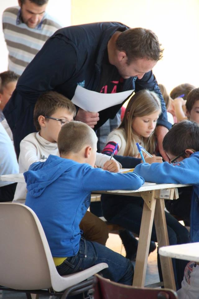 Dictée ELA : Le judoka Etaplois champion du monde a lu la dictée hier aux élèves de l'école Jean Moulin d'Etaples
