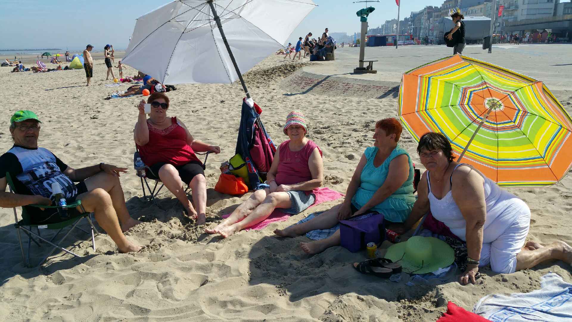 Le parti communiste a invité des centaines de nordistes à une journée plage à Malo les Bains