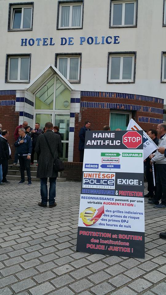 Les manifestations de policiers contre la "haine anti-flics" ont rassemblé 100 personnes hier à Calais et Dunkerque